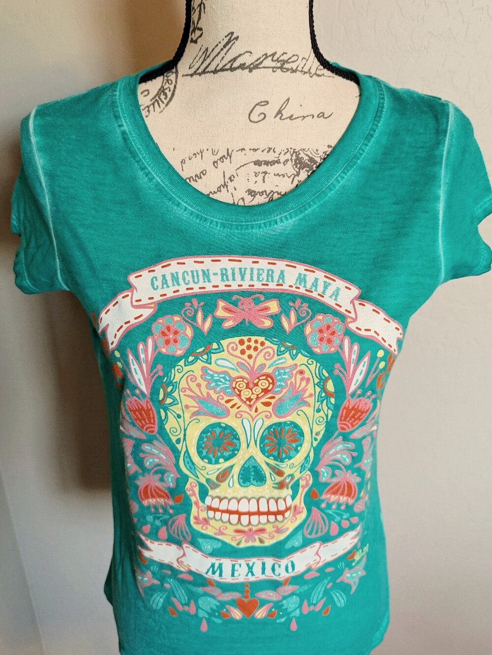 Cancun Riviera Maya Form Fitting Top Size S-M Ladies Top Sugar Skull Green